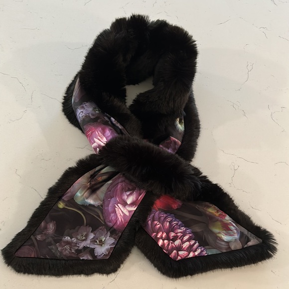 Ted Baker reversible black faux fur scarf NWOT - Picture 5 of 15